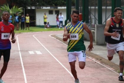 Entre el atletismo y el fútbol, las dos pasiones de Jonathan Stiven Amaya Mira, doble medallista de oro en los Juegos Campesinos