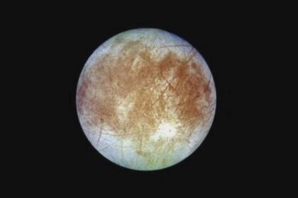 Descubrimiento de dióxido de carbono en la luna Europa sugiere la presencia de un océano interior