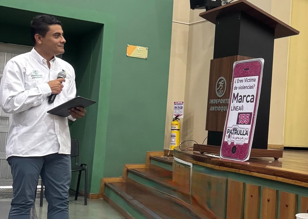 Moderación conversatorio Conmemoración del 25N