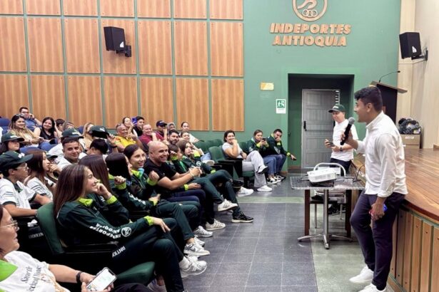 Presentación Entrega de bandera a la delegación de Antioquia de los Juegos Intercolegiados 2025