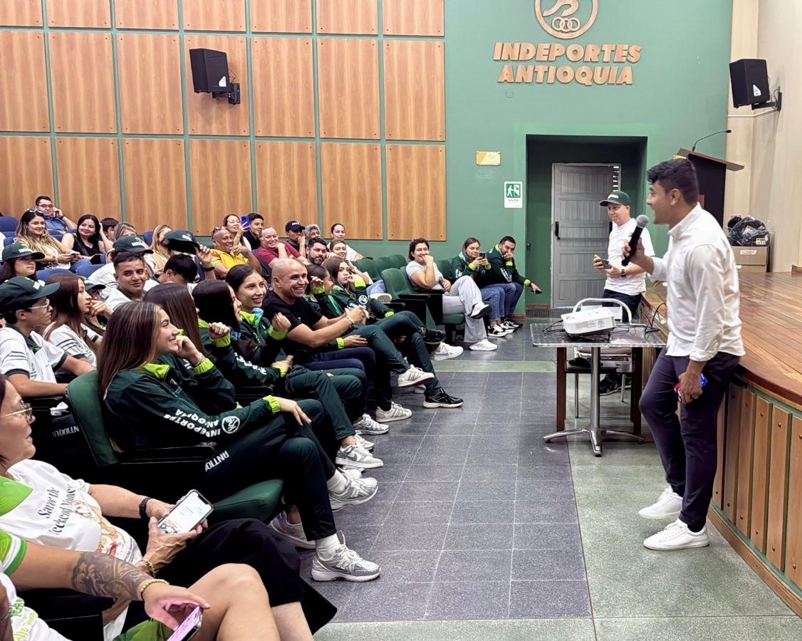 Presentación Entrega de bandera a la delegación de Antioquia de los Juegos Intercolegiados 2025