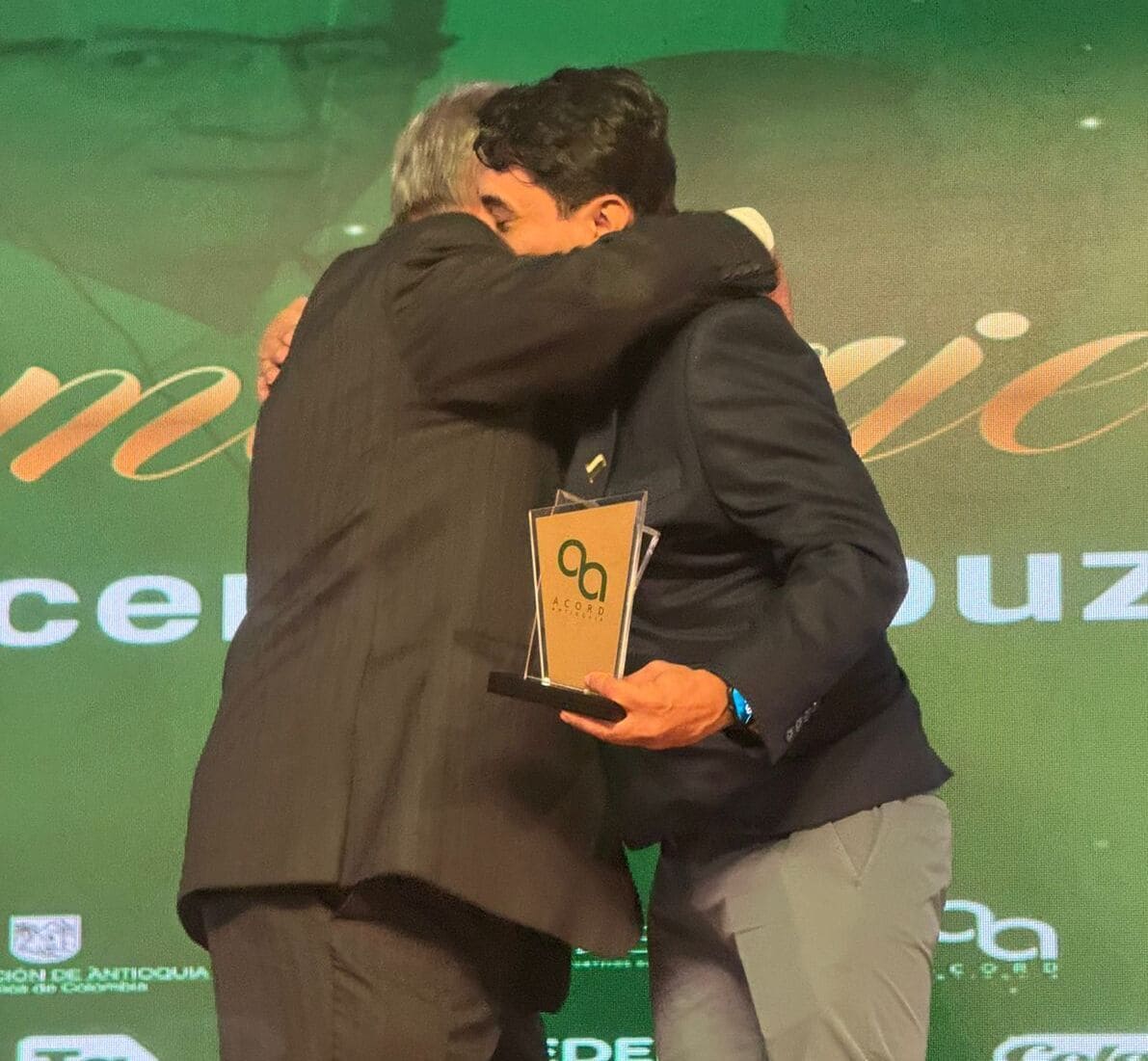 Homenaje a Jorge Eliécer Campuzano en La Noche del Orgullo Paisa