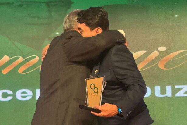 Homenaje a Jorge Eliécer Campuzano en La Noche del Orgullo Paisa