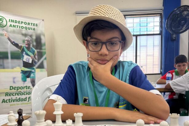 Un sombrero, un tablero y un sueño: la historia de José Miguel Quintero en los Juegos Intercolegiados